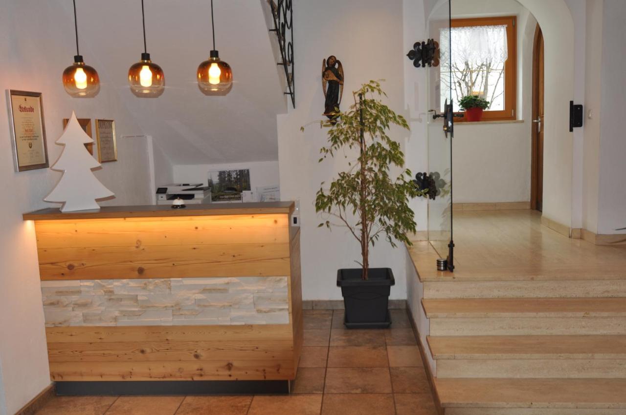 Cafe Pension Erbhof คาร์ทิทช์ ภายนอก รูปภาพ